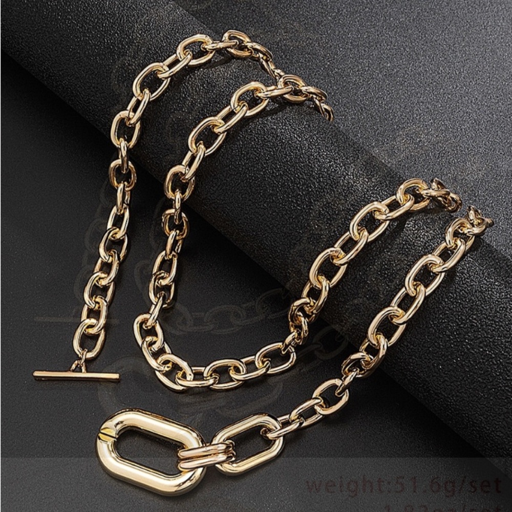 Oversized Gold Chunky Statement Toggle Necklace - image 4